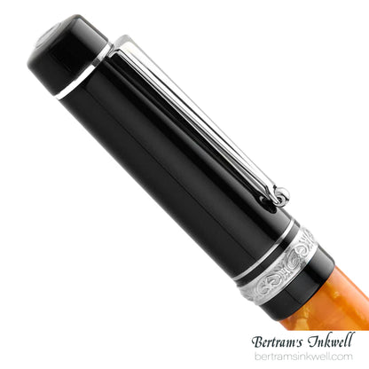Delta DV Original Slim-Size Fountain Pen 14K Nib