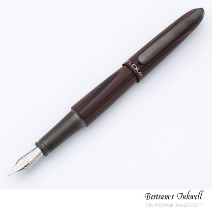 Diplomat Aero Black Forest Fountain Pen