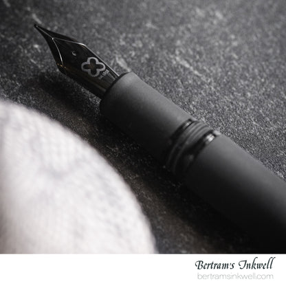 Esterbrook Estie Raven Regular Size Fountain Pen