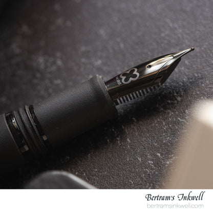 Esterbrook Estie Raven Regular Size Fountain Pen