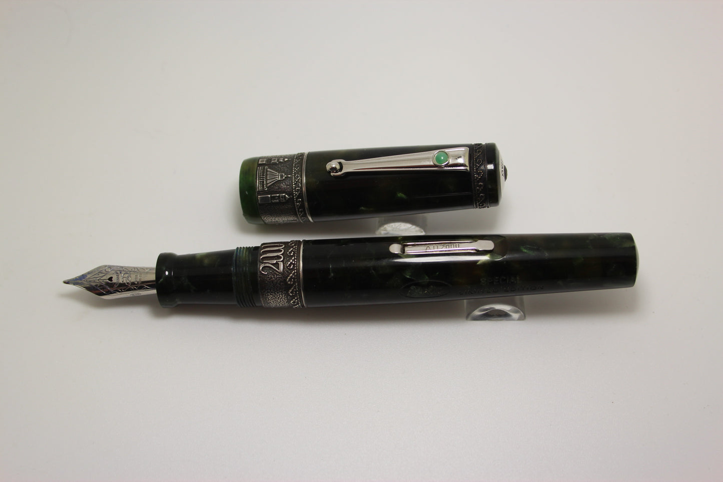 Delta Nazareth 2000 1k Special Limited Edition Fountain Pen 18k Medium Nib