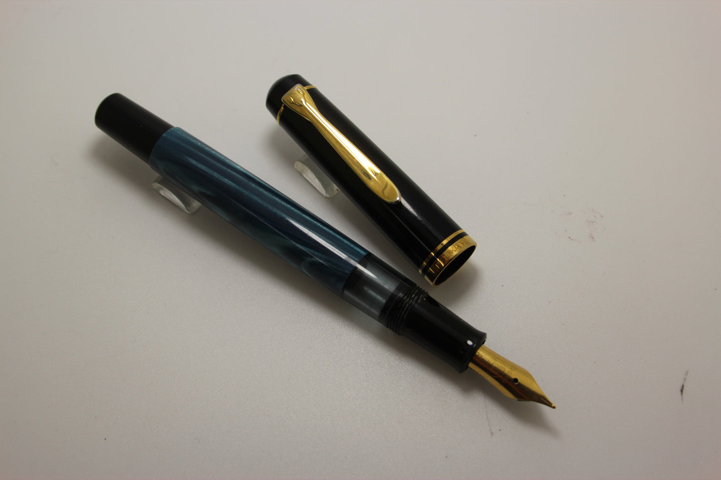Pelikan M200 Marbled Blue Fountain Pen Steel Fine Nib