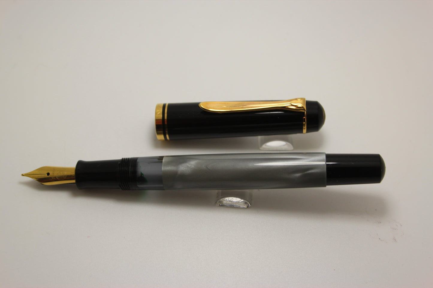 Pelikan M200 Black Cap Grey Marbled Barrel Fountain Pen Steel Medium Nib