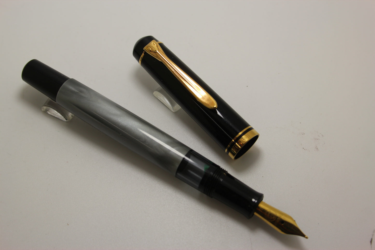 Pelikan M200 Black Cap Grey Marbled Barrel Fountain Pen Steel Medium Nib