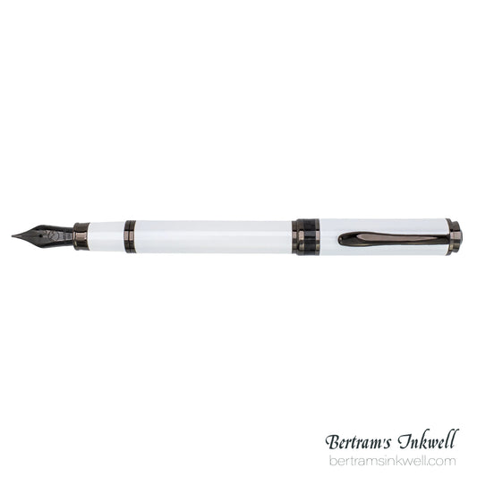 Monteverde Innova 2026 Color of The Year Cloud Dancer Gunmetal Limited Edition Fountain Pen Set