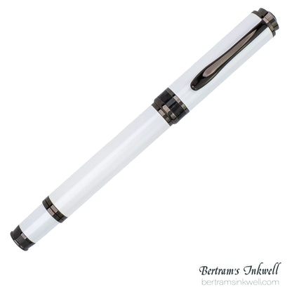 Monteverde Innova 2026 Color of The Year Cloud Dancer Gunmetal Limited Edition Fountain Pen Set