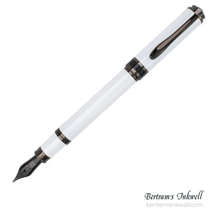 Monteverde Innova 2026 Color of The Year Cloud Dancer Gunmetal Limited Edition Fountain Pen Set
