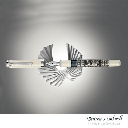 Pelikan M910 Toledo White Special Edition Fountain Pen