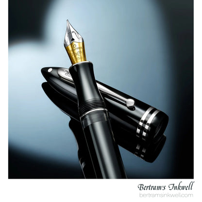 Sheaffer Balance III E892 Glossy Black & Chrome Trim Fountain Pen
