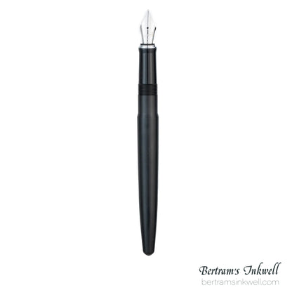 Wahl-Eversharp Skyline Black Silver Trim Fountain Pen