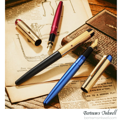 Wahl-Eversharp Skyline Black Gold Trim Fountain Pen